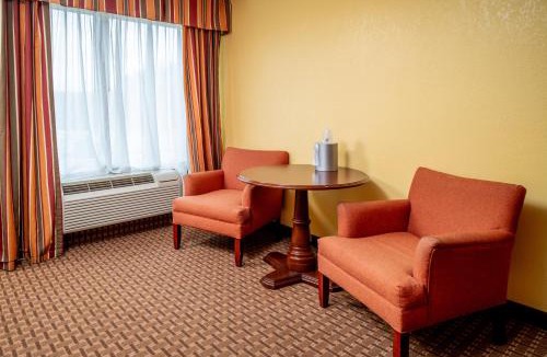 Bonnyman Hotel | Holiday Inn Express and Suites Hazard by IHG