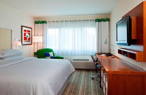 Northeast Columbus Hotel | Holiday Inn Express Columbus Airport - Easton by IHG