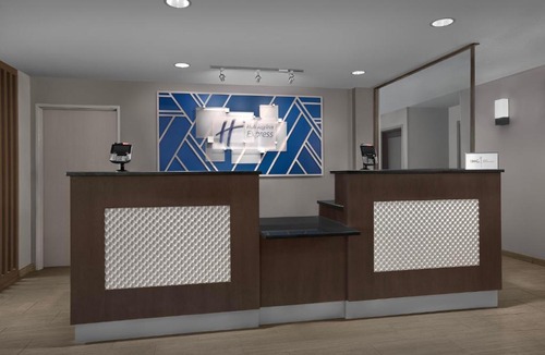Fargo Hotel | Holiday Inn Express Fargo - West Acres by IHG