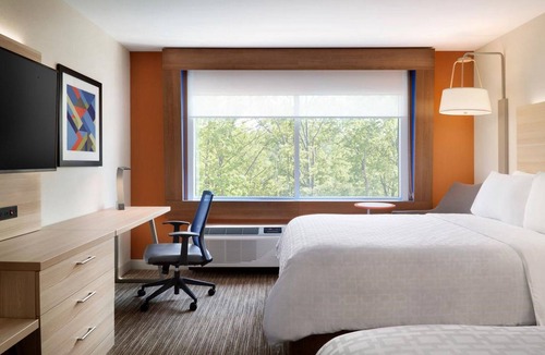 Bartlesville Hotel | Holiday Inn Express Hotel & Suites Bartlesville by IHG