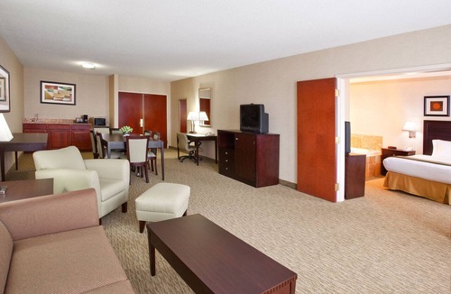 Streetsboro Hotel | Holiday Inn Express Hotel & Suites Cleveland-Streetsboro by IHG