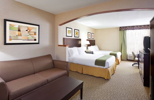 Streetsboro Hotel | Holiday Inn Express Hotel & Suites Cleveland-Streetsboro by IHG