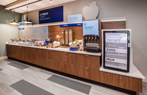 Lapeer Hotel | Holiday Inn Express Lapeer, an IHG Hotel