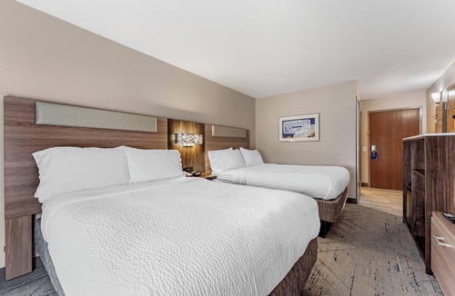 Homestead Hotel | Holiday Inn Express Pittsburgh East - Mall Area by IHG