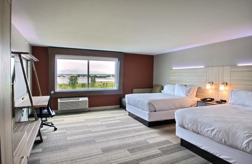 Fond du Lac Hotel | Holiday Inn Express & Suites Fond Du Lac by IHG