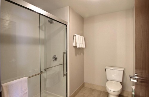 Fond du Lac Hotel | Holiday Inn Express & Suites Fond Du Lac by IHG