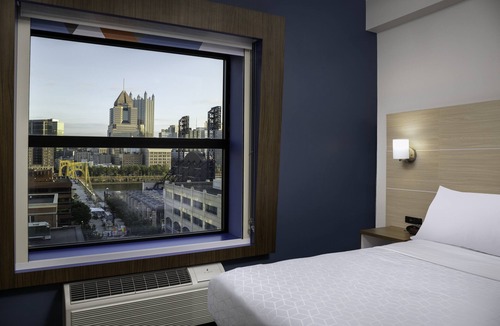 North Shore Hotel | Holiday Inn Express & Suites Pittsburgh North Shore by IHG