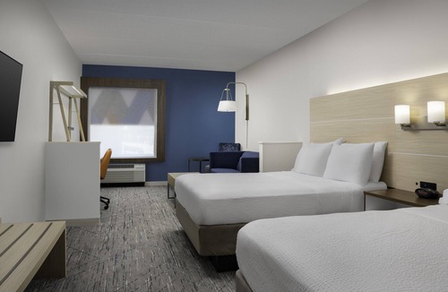 North Shore Hotel | Holiday Inn Express & Suites Pittsburgh North Shore by IHG