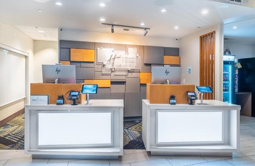 Springfield Hotel | Holiday Inn Express & Suites Nashville North - Springfield by IHG