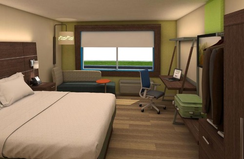 Roseville Hotel | Holiday Inn Express & Suites - Detroit North - Roseville by IHG