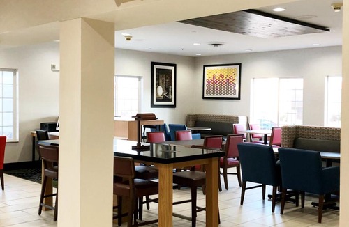 Harrison Hotel | Holiday Inn Express & Suites Harrison by IHG