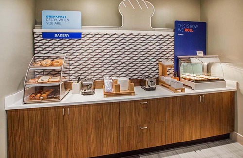 Plainview Hotel | Holiday Inn Express & Suites Plainview by IHG