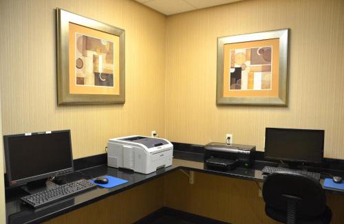 Sidney Hotel | Holiday Inn Express & Suites Sidney by IHG
