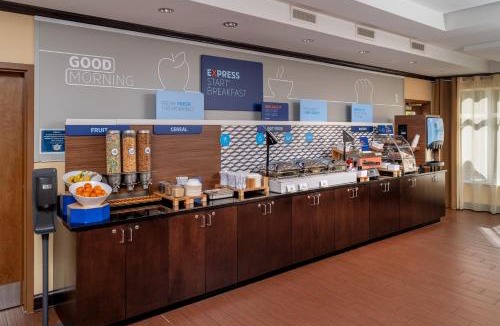 Lebanon Hotel | Holiday Inn Express & Suites Lebanon by IHG