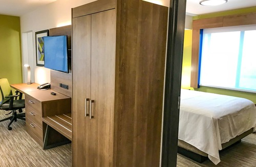 Lubbock Hotel | Holiday Inn Express & Suites Lubbock West by IHG