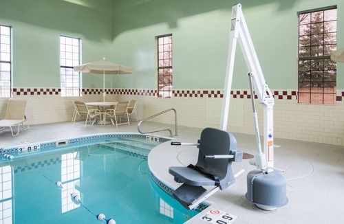 Brook Park Hotel | Holiday Inn Express Cleveland Airport - Brookpark, an IHG Hotel