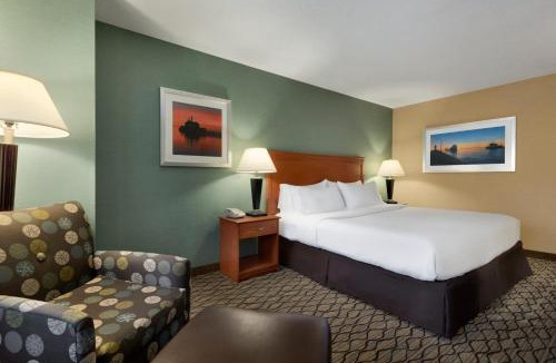 Downtown - Waterfront Hotel | Holiday Inn & Suites Duluth-Downtown by IHG
