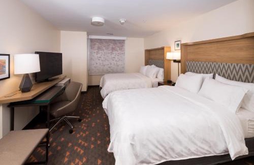 Kalamazoo Hotel | Holiday Inn & Suites Kalamazoo West