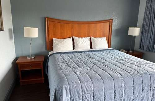 Jeffersonville Hotel | Holiday Motel
