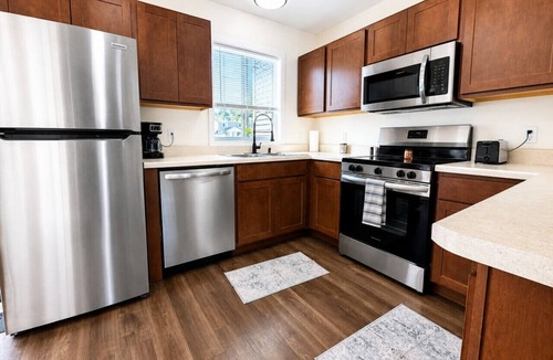 Holiday Hills Villa | Holiday Village Townhomes – Unit 4
