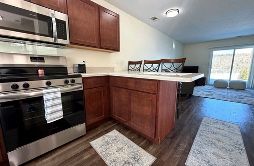 Holiday Hills Villa | Holiday Village Townhomes – Unit 4