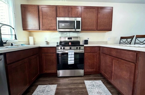 Holiday Hills Villa | Holiday Village Townhomes – Unit 4