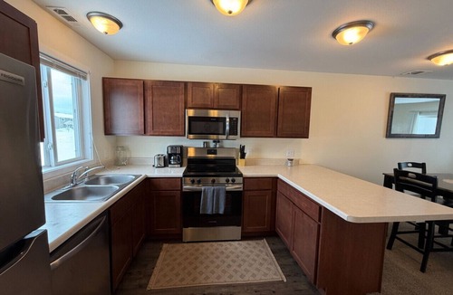 Holiday Hills Villa | Holiday Village Townhomes – Unit 2