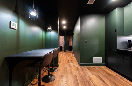 Downtown Louisville Apartment | Hollyhock Suite 505: 2 beds/1 bath