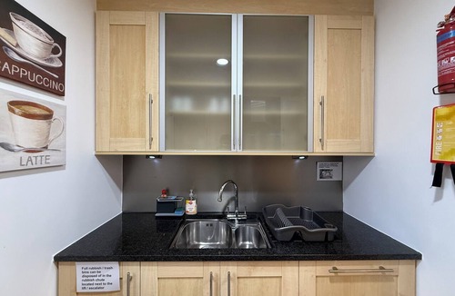 Old Town Apartment | Holyrood Apartment with parking & lift access