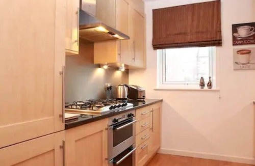 Old Town Apartment | Holyrood Apartment with parking & lift access