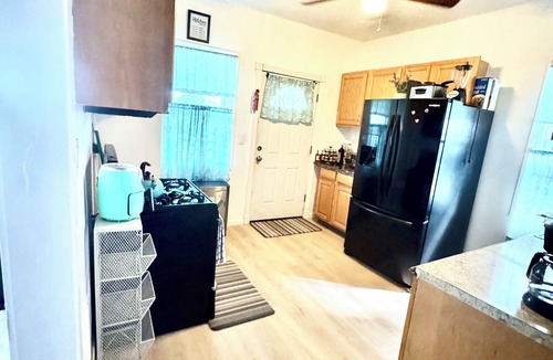 Cleveland House | Home away from home, By university , hospitals , museum, Pet friendly.