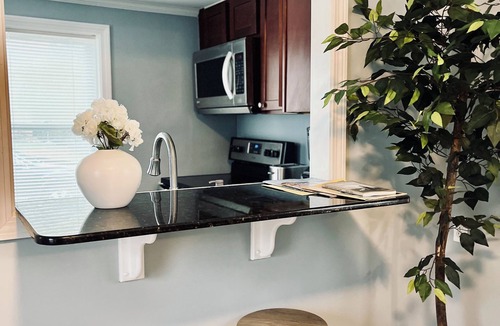 Warwick House | Home by Oakland Beach & Airport