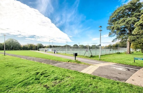 Marchmont Apartment | Home by The Meadows, close to City Centre