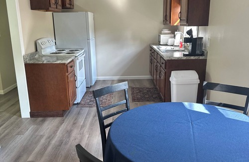 Manchester House | Home in Manchester with 3 bedrooms!