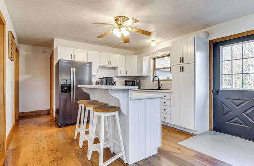 Killbuck House | Home w/Hot Tub, Pickleball & Disc Golf