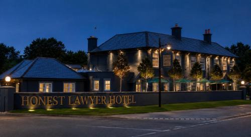 Croxdale Hotel | Honest Lawyer Hotel