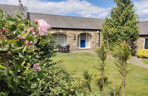 Cramlington Cottage | Honeysuckle Cottage - one‑bedroom, dog‑friendly cottage with countryside feel