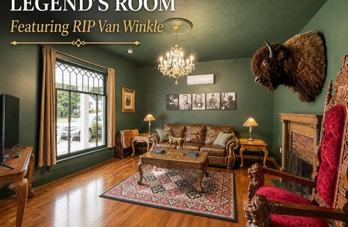 Frankfort House | Horse & Bourbon - 2.5 miles from Buffalo Trace