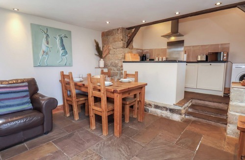 Great Broughton Cottage | HORSESHOE COTTAGE, pet friendly, with a garden in Great Ayton