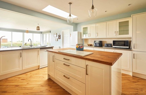 Fenwick House | Host & Stay | The Homestead