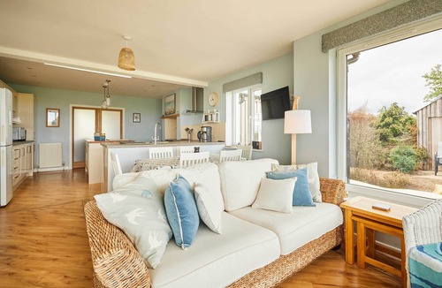 Fenwick House | Host & Stay | The Homestead