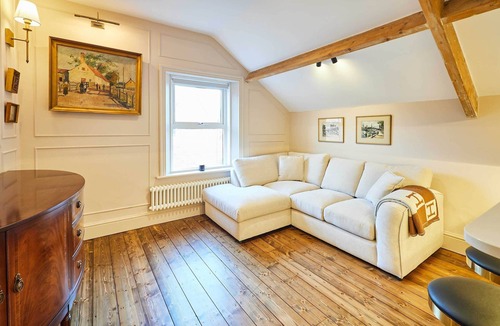 Jesmond Apartment | Host & Stay | The Rooftop Gallery