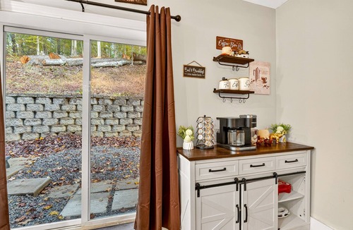 Laurelville House | Hot Tub~Firepit~Axe Throw~Near Ash, Old man’s cave, Cedar falls