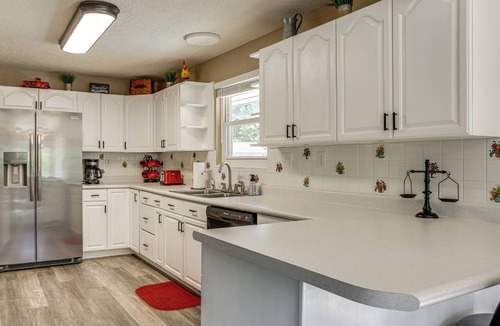 North Ogden House | Hot Tub, Game Room, Putting Green! Ogden Oasis