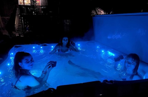 Squirrel Hill House | Hot Tub Infrared Sauna Peloton treadmills