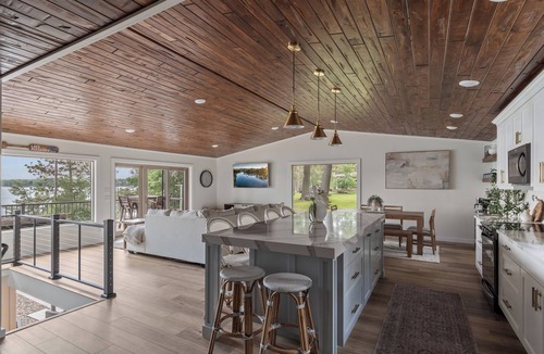 Cushing Cabin | Hot Tub| LilyPad + Trampoline | Game Room