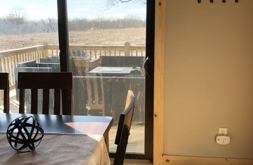 McHenry Cabin | Hot tub-petfriendly-firepit-pool table-bar-3+acres