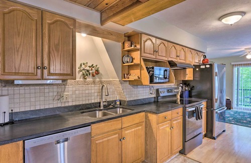 Lake Township Cabin | Hot Tub, Sauna, Fireplace, Dock! Lake Honor Cabin