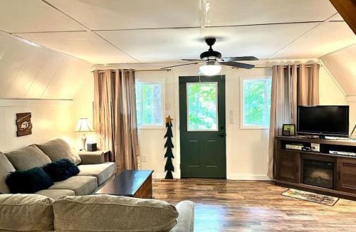 Wellington House | HOT TUB -Secluded Cabin Cave Run Lake and near Red River Gorge
