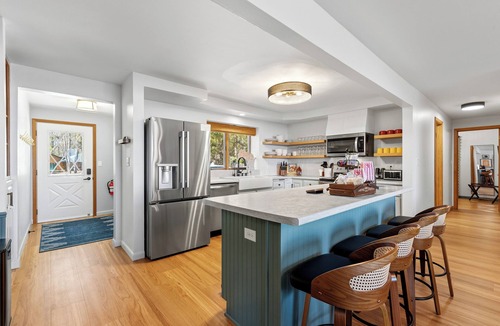Two Rivers House | Hot Tub | Sleeps 20 | Private Beach | Game Room
